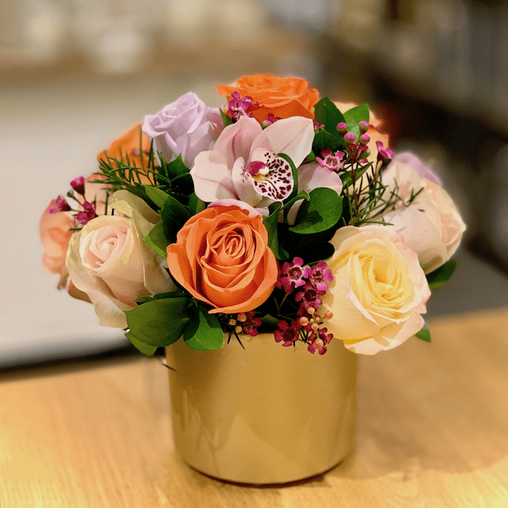 Букет в коробке Люмьер: теплый и светлый buket-v-korobke-lyumyer:-teplyy-i-svetlyy