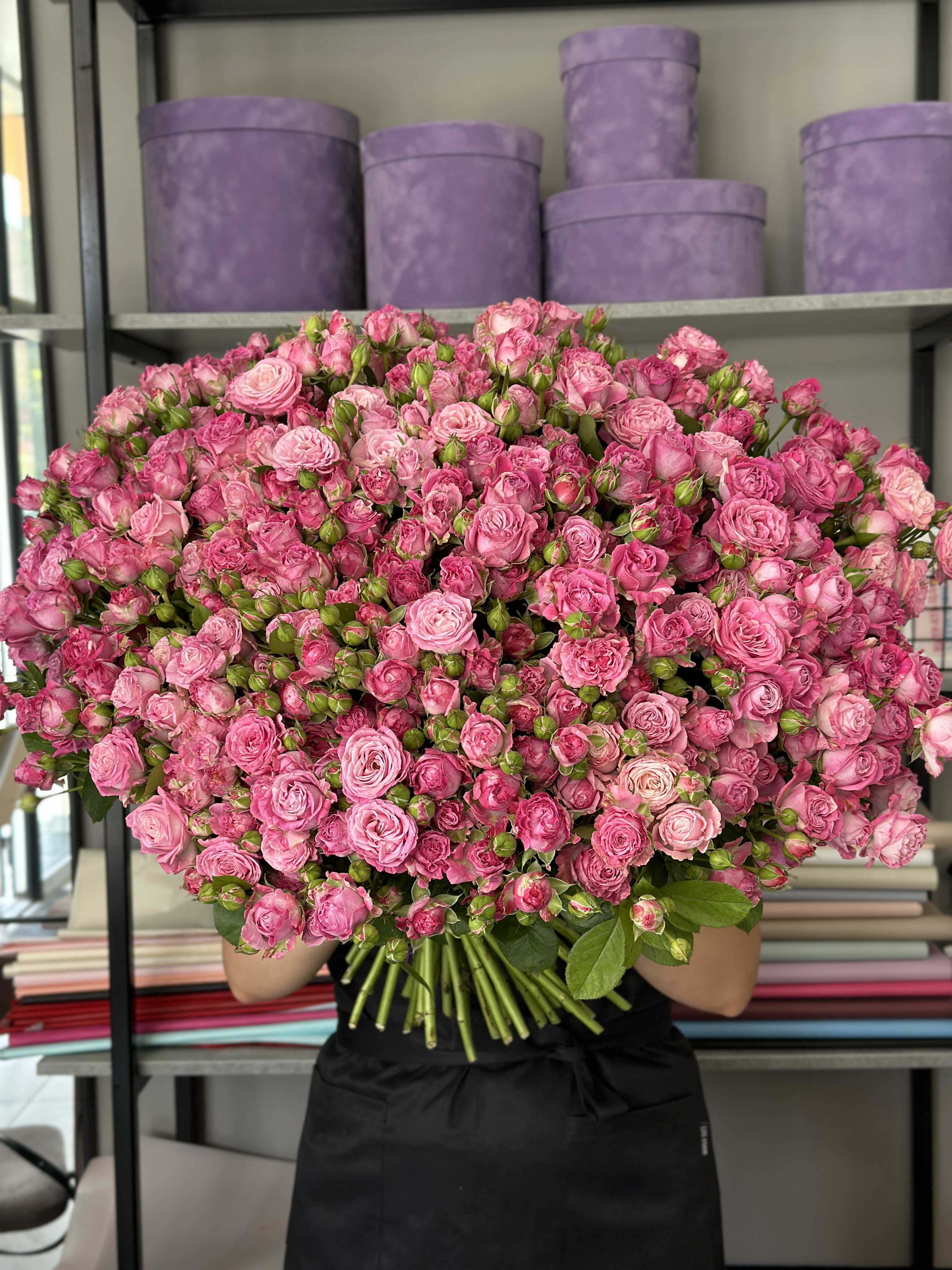 Букет кустовых роз Шери: Красота в каждом бутоне buket-kustovyh-roz-sheri:-krasota-v-kazhdom-butone